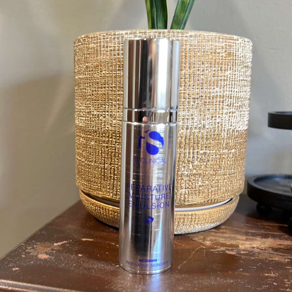 Is clincial Reparative moisture emulsion